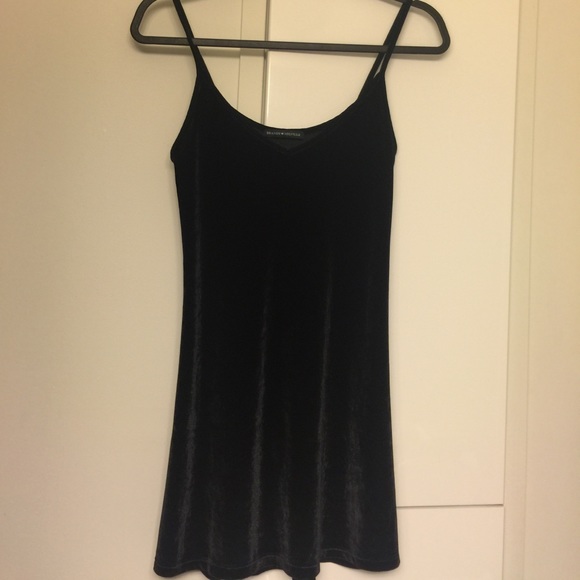 Brandy Melville Velvet Dress - Picture 5 of 6